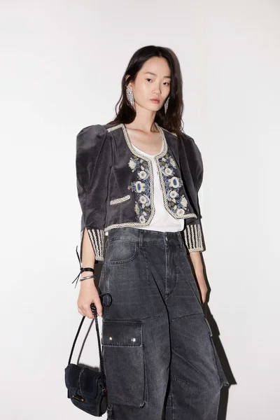Look 18